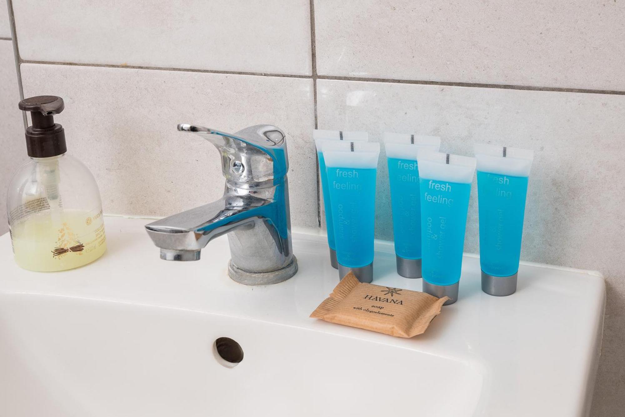 Wola Mila Standard Apartment 바르샤바 외부 사진