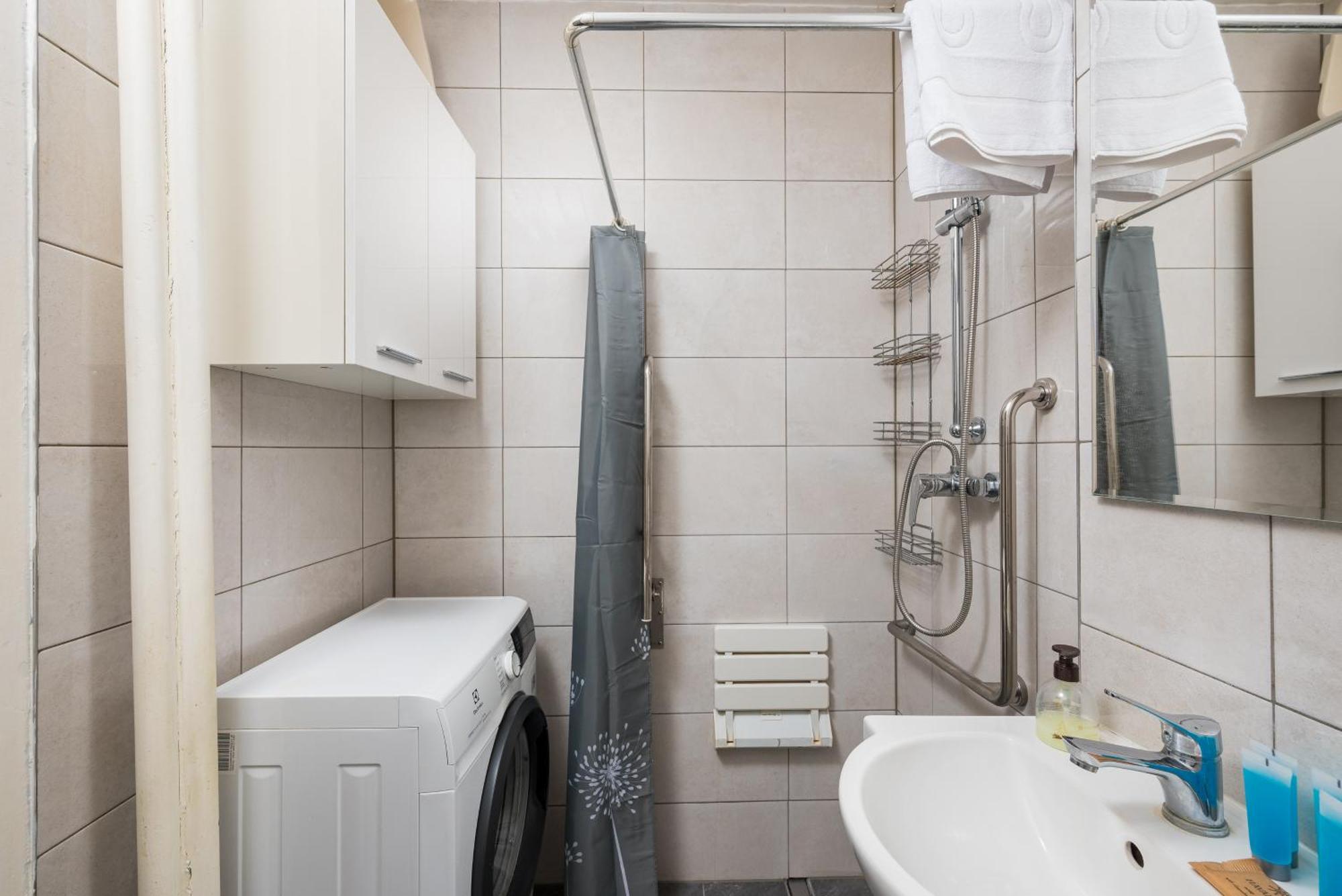 Wola Mila Standard Apartment 바르샤바 외부 사진