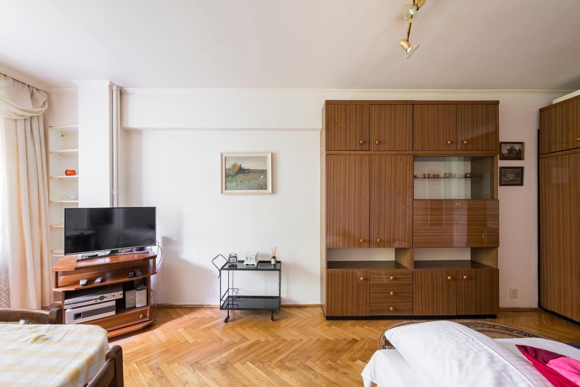 Wola Mila Standard Apartment 바르샤바 외부 사진